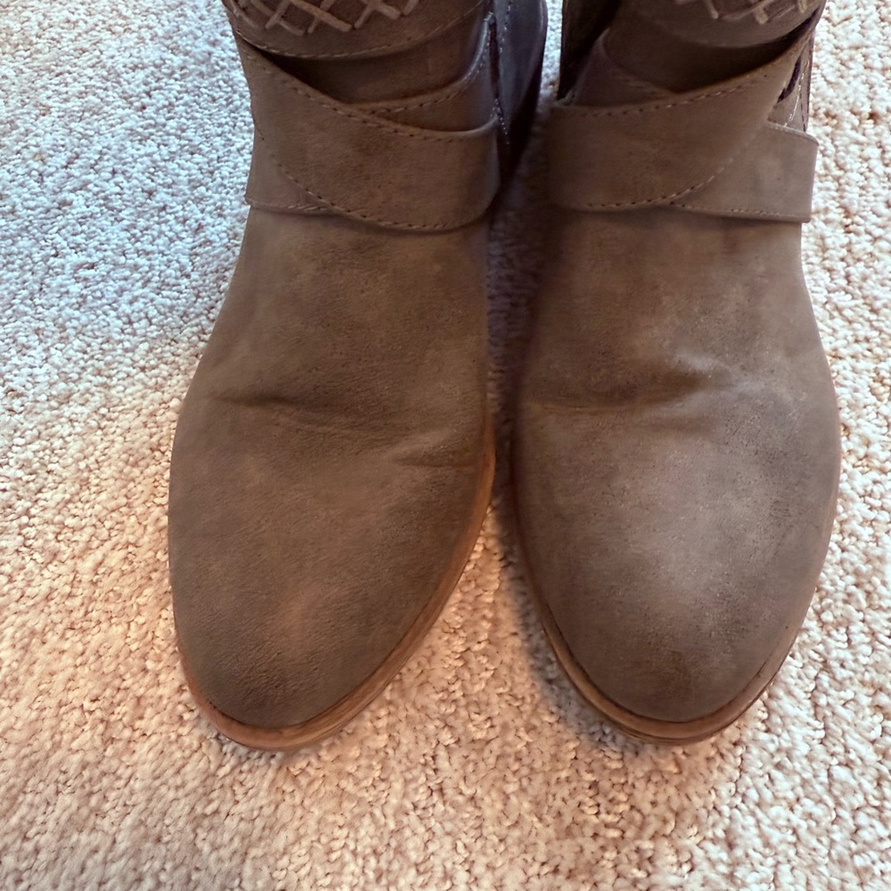 Rampage Western Women’s Mid Calf Gray Zip Up Distressed Boots Women’s 7.5M M - Picture 12 of 16